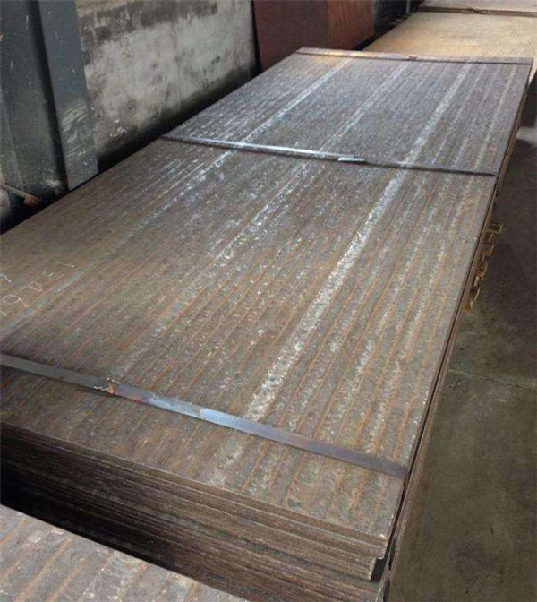碳化铬双金属堆焊耐磨衬板：为工业设备注入长寿命动力